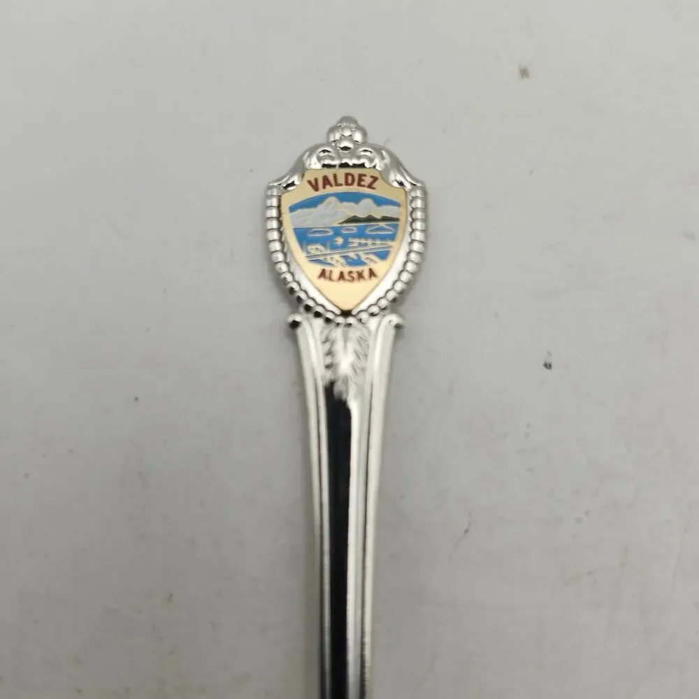 Valdez Alaska Souvenir Collector Spoon Enamel Shield Original Plastic Case USA
